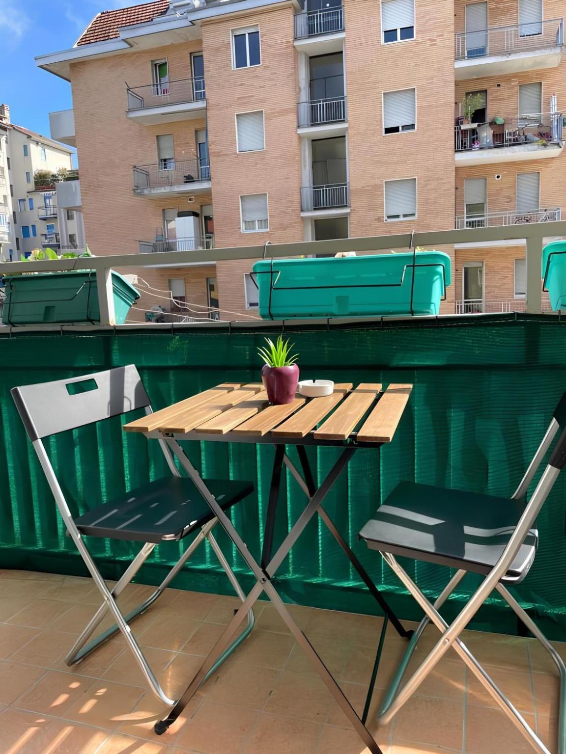 Gardone Apartment - Ampio Appartamento Con 2 Camere Da Letto - Comodo Per Duomo! Mailand Exterior foto