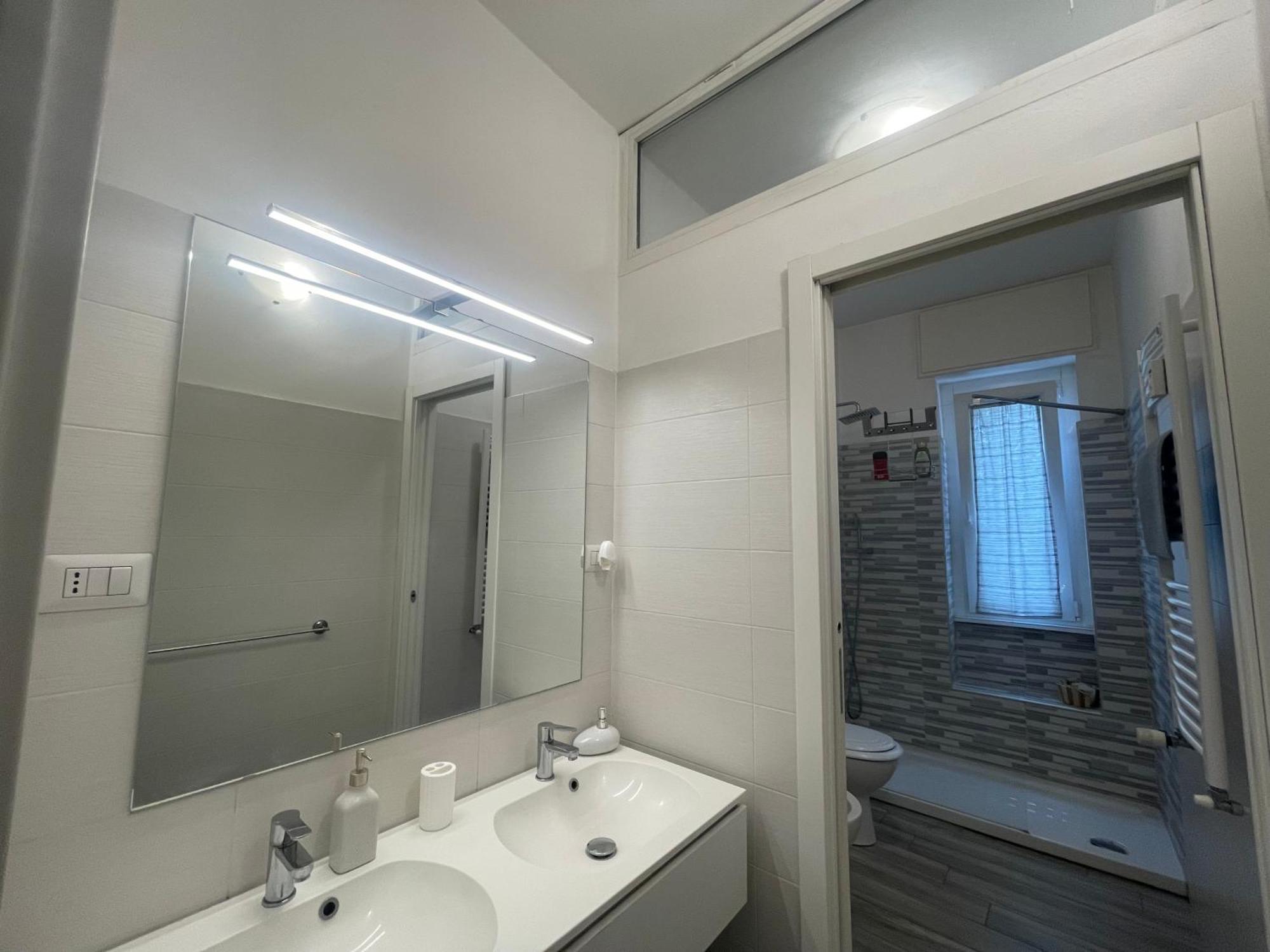 Gardone Apartment - Ampio Appartamento Con 2 Camere Da Letto - Comodo Per Duomo! Mailand Exterior foto
