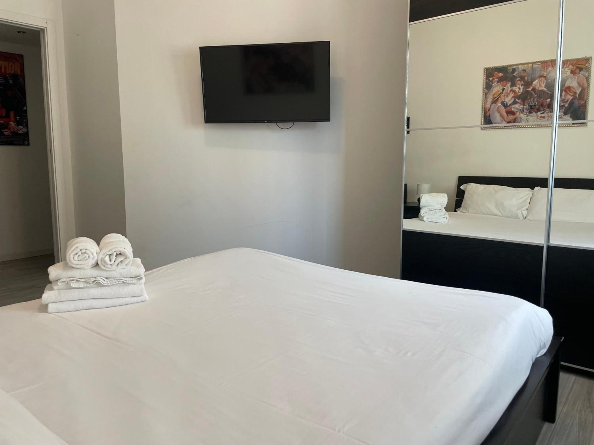 Gardone Apartment - Ampio Appartamento Con 2 Camere Da Letto - Comodo Per Duomo! Mailand Exterior foto